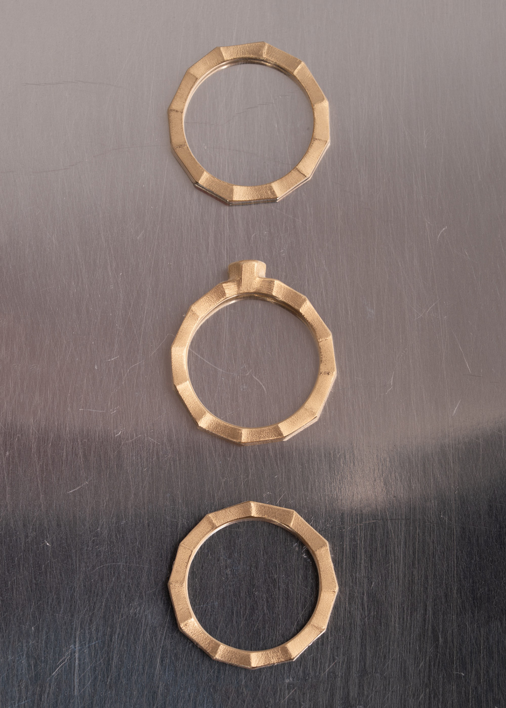 kunokunui-gold-rings